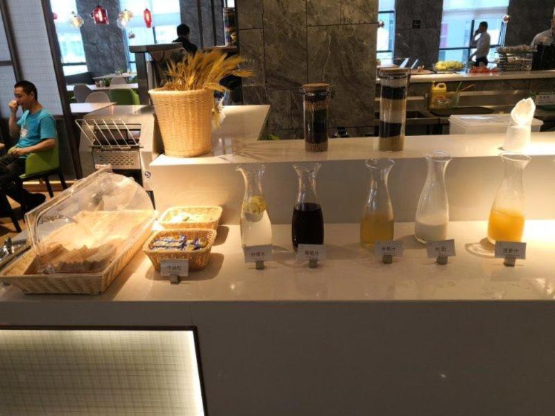 Shenzhen Bantian Huaweizhongcheng Atour Hotel Extérieur photo
